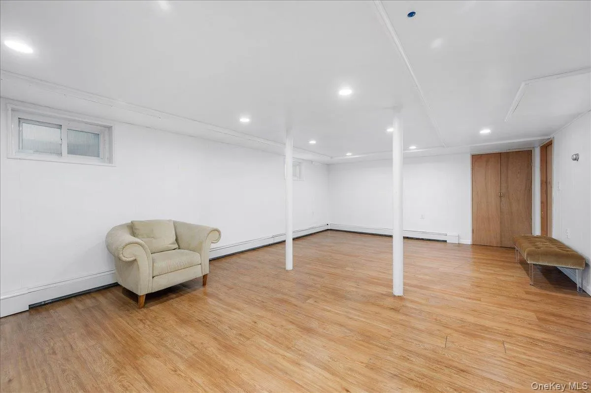 367 Old Mamaroneck Road, White Plains, NY, 3 Bedrooms Bedrooms, 7 Rooms Rooms,2 BathroomsBathrooms,Residential,For Rent,Old Mamaroneck,0,1005795 367 Old Mamaroneck Road, White Plains, NY, 3 Bedrooms Bedrooms, 7 Rooms Rooms,2 BathroomsBathrooms,Residential,For Rent,Old Mamaroneck,0,1005795