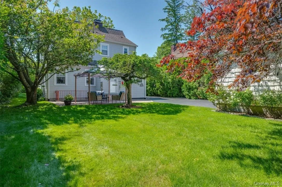 367 Old Mamaroneck Road, White Plains, NY, 3 Bedrooms Bedrooms, 7 Rooms Rooms,2 BathroomsBathrooms,Residential,For Rent,Old Mamaroneck,0,1005795 367 Old Mamaroneck Road, White Plains, NY, 3 Bedrooms Bedrooms, 7 Rooms Rooms,2 BathroomsBathrooms,Residential,For Rent,Old Mamaroneck,0,1005795