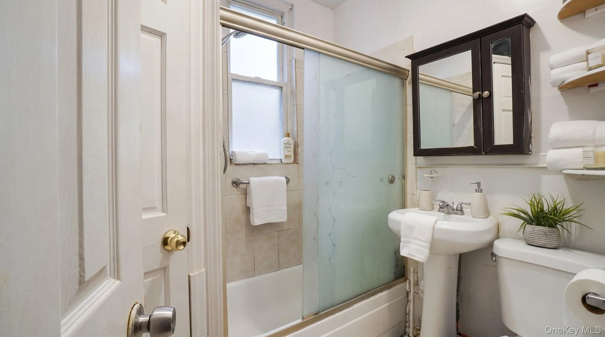 2661 Briggs Avenue, New York, NY, 5 Bedrooms Bedrooms, 9 Rooms Rooms,3 BathroomsBathrooms,Residential,For Rent,Briggs,0,1005802 2661 Briggs Avenue, New York, NY, 5 Bedrooms Bedrooms, 9 Rooms Rooms,3 BathroomsBathrooms,Residential,For Rent,Briggs,0,1005802