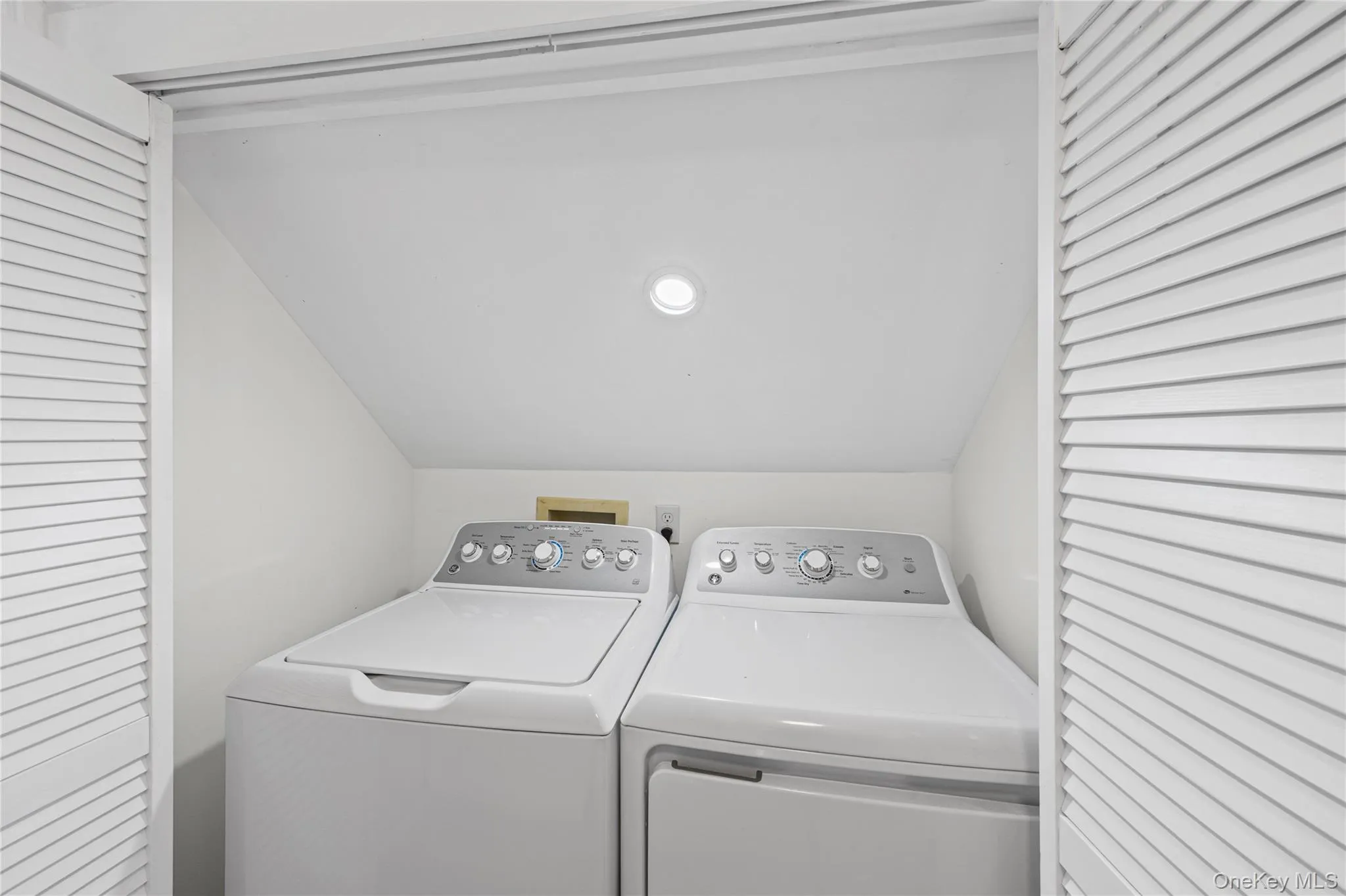 68 Crescent Lane, Hempstead, NY, 3 Bedrooms Bedrooms, 6 Rooms Rooms,2 BathroomsBathrooms,Residential Lease,For Rent,Crescent,0,1005813 68 Crescent Lane, Hempstead, NY, 3 Bedrooms Bedrooms, 6 Rooms Rooms,2 BathroomsBathrooms,Residential Lease,For Rent,Crescent,0,1005813