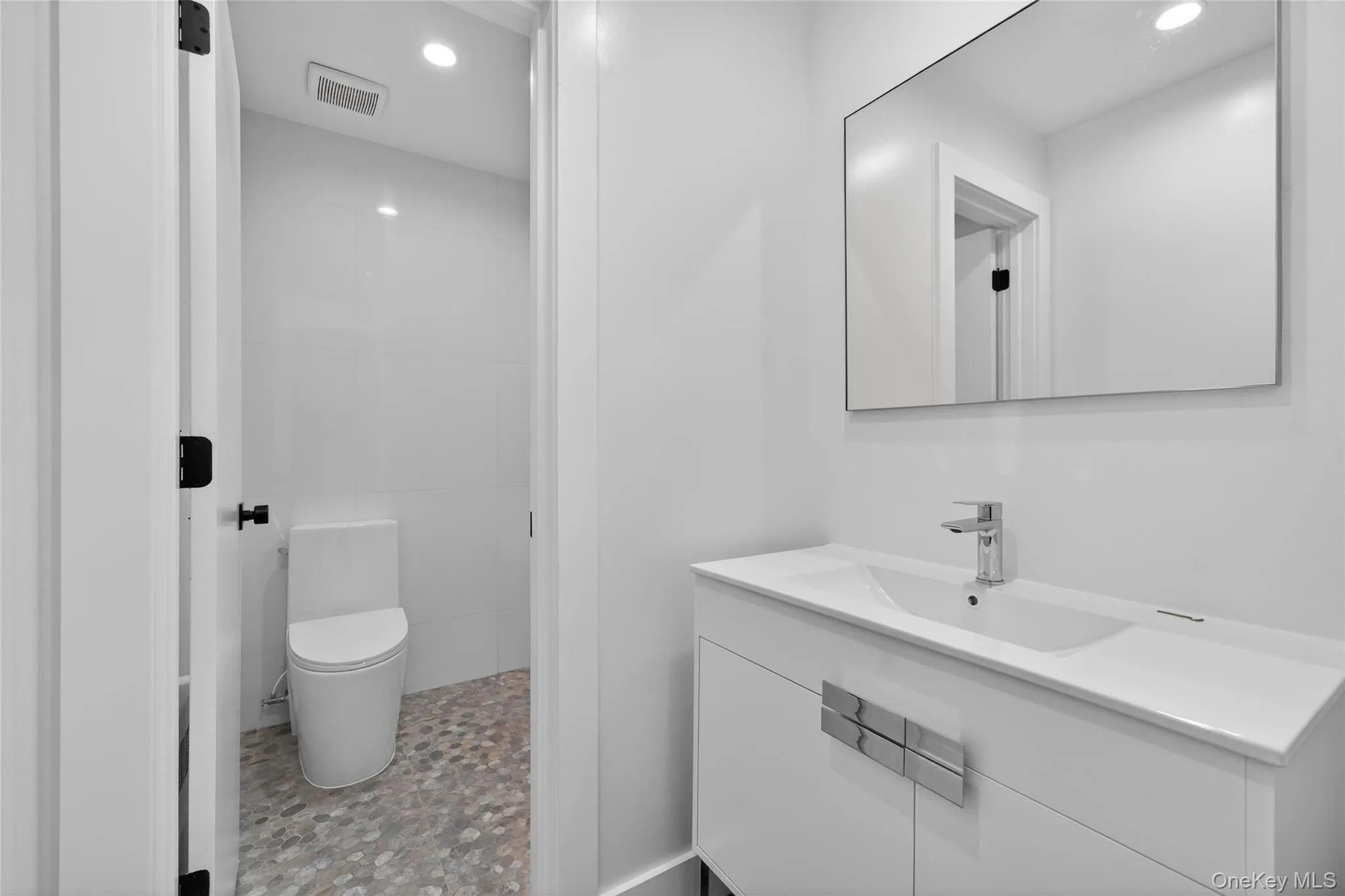 67 Lawrence Avenue, Thompson, NY, 6 Bedrooms Bedrooms, 11 Rooms Rooms,3 BathroomsBathrooms,Residential,For Rent,Lawrence,0,1005820 67 Lawrence Avenue, Thompson, NY, 6 Bedrooms Bedrooms, 11 Rooms Rooms,3 BathroomsBathrooms,Residential,For Rent,Lawrence,0,1005820