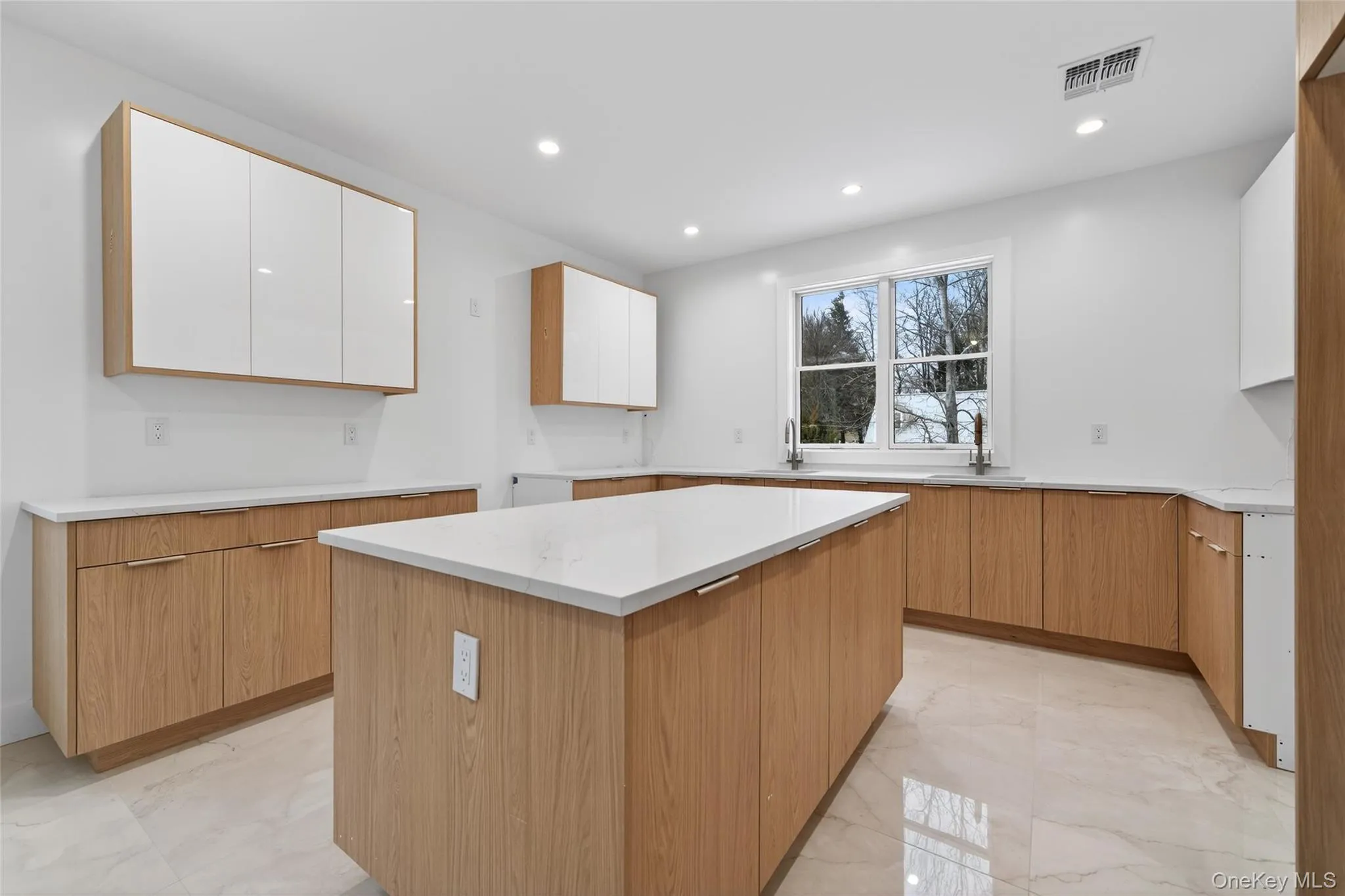 67 Lawrence Avenue, Thompson, NY, 6 Bedrooms Bedrooms, 11 Rooms Rooms,3 BathroomsBathrooms,Residential,For Rent,Lawrence,0,1005820 67 Lawrence Avenue, Thompson, NY, 6 Bedrooms Bedrooms, 11 Rooms Rooms,3 BathroomsBathrooms,Residential,For Rent,Lawrence,0,1005820