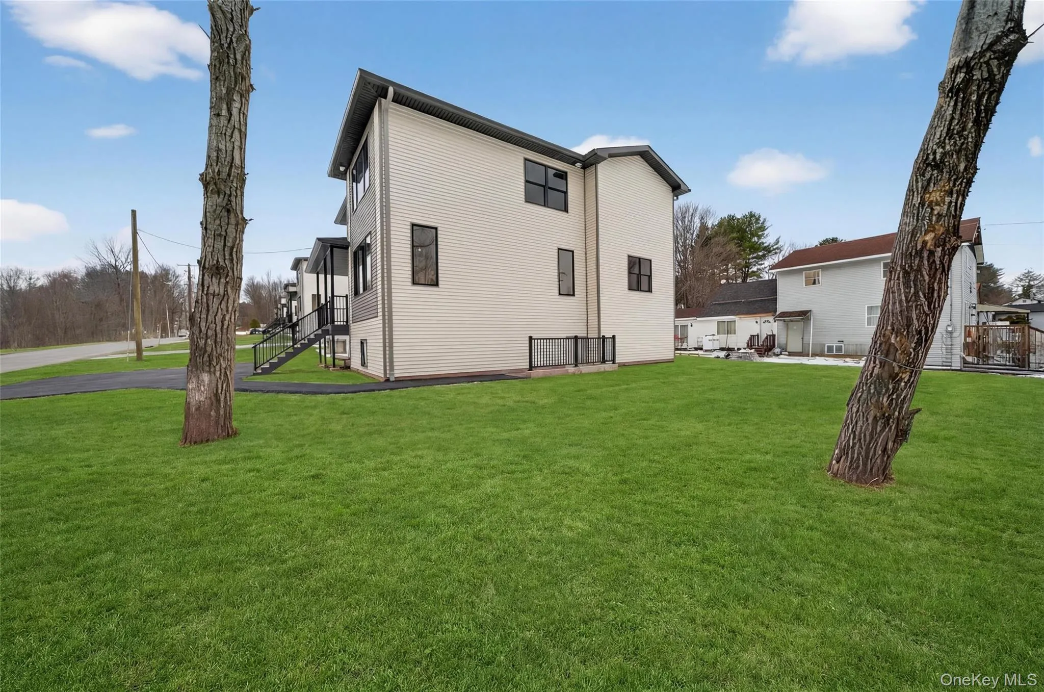 67 Lawrence Avenue, Thompson, NY, 6 Bedrooms Bedrooms, 11 Rooms Rooms,3 BathroomsBathrooms,Residential,For Rent,Lawrence,0,1005820 67 Lawrence Avenue, Thompson, NY, 6 Bedrooms Bedrooms, 11 Rooms Rooms,3 BathroomsBathrooms,Residential,For Rent,Lawrence,0,1005820
