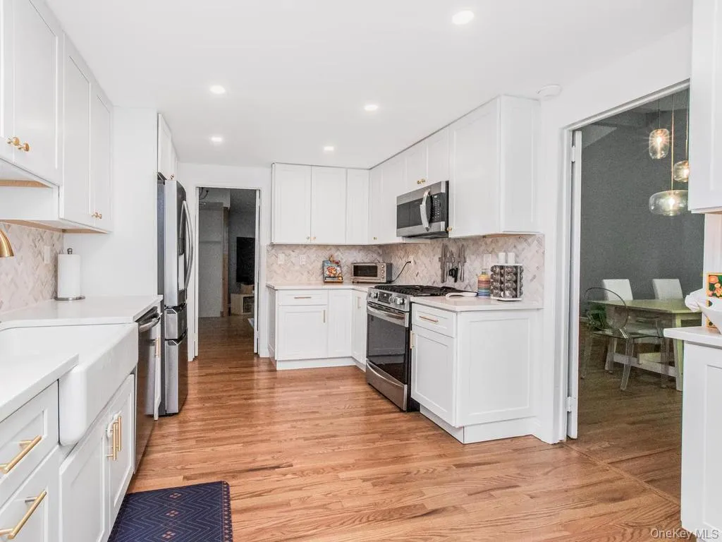 36 Balmoral Crescent, White Plains, NY, 4 Bedrooms Bedrooms, 7 Rooms Rooms,2 BathroomsBathrooms,Residential,For Rent,Balmoral,0,1005823 36 Balmoral Crescent, White Plains, NY, 4 Bedrooms Bedrooms, 7 Rooms Rooms,2 BathroomsBathrooms,Residential,For Rent,Balmoral,0,1005823