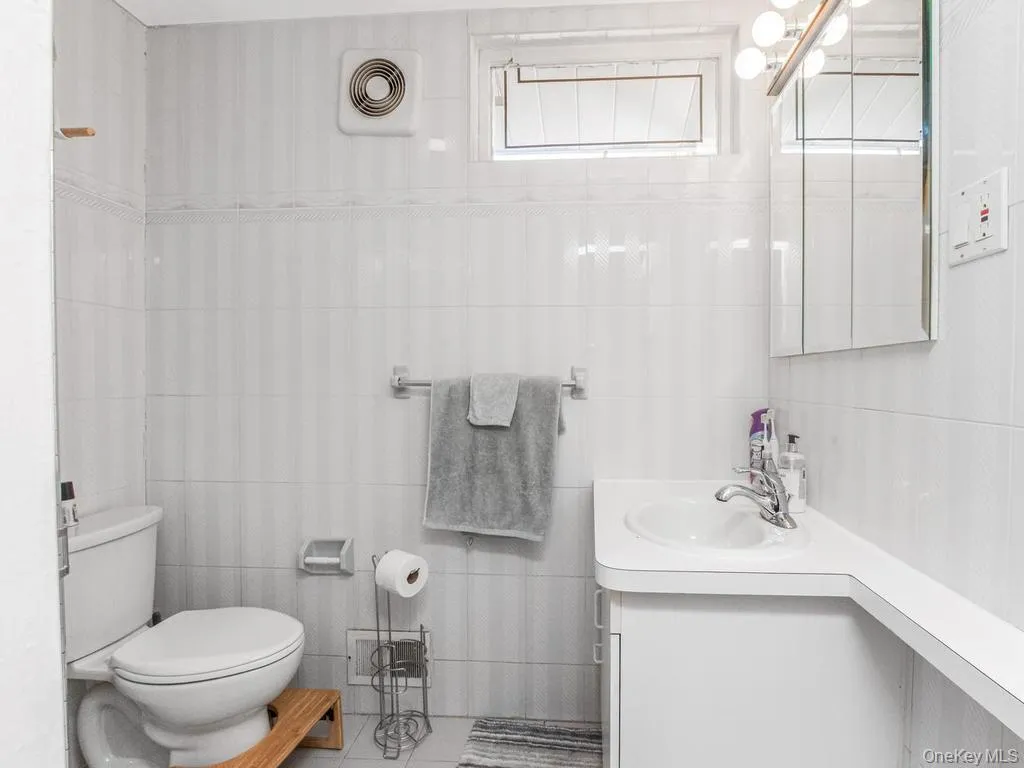 36 Balmoral Crescent, White Plains, NY, 4 Bedrooms Bedrooms, 7 Rooms Rooms,2 BathroomsBathrooms,Residential,For Rent,Balmoral,0,1005823 36 Balmoral Crescent, White Plains, NY, 4 Bedrooms Bedrooms, 7 Rooms Rooms,2 BathroomsBathrooms,Residential,For Rent,Balmoral,0,1005823