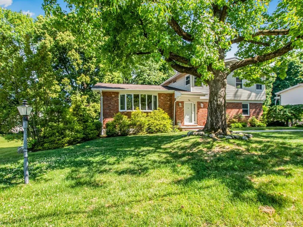 36 Balmoral Crescent, White Plains, NY, 4 Bedrooms Bedrooms, 7 Rooms Rooms,2 BathroomsBathrooms,Residential,For Rent,Balmoral,0,1005823 36 Balmoral Crescent, White Plains, NY, 4 Bedrooms Bedrooms, 7 Rooms Rooms,2 BathroomsBathrooms,Residential,For Rent,Balmoral,0,1005823