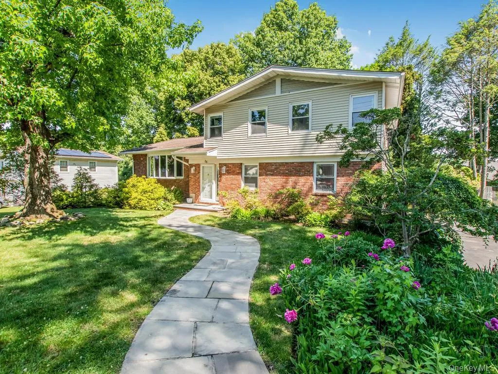 36 Balmoral Crescent, White Plains, NY, 4 Bedrooms Bedrooms, 7 Rooms Rooms,2 BathroomsBathrooms,Residential,For Rent,Balmoral,0,1005823 36 Balmoral Crescent, White Plains, NY, 4 Bedrooms Bedrooms, 7 Rooms Rooms,2 BathroomsBathrooms,Residential,For Rent,Balmoral,0,1005823