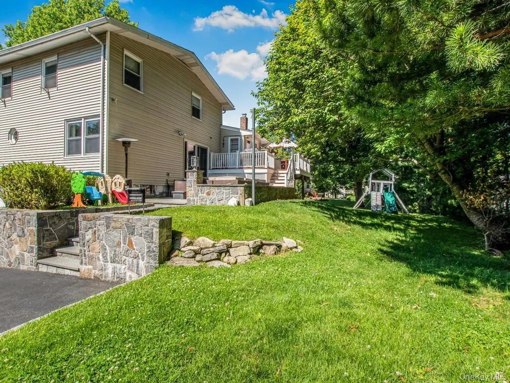 36 Balmoral Crescent, White Plains, NY, 4 Bedrooms Bedrooms, 7 Rooms Rooms,2 BathroomsBathrooms,Residential,For Rent,Balmoral,0,1005823 36 Balmoral Crescent, White Plains, NY, 4 Bedrooms Bedrooms, 7 Rooms Rooms,2 BathroomsBathrooms,Residential,For Rent,Balmoral,0,1005823