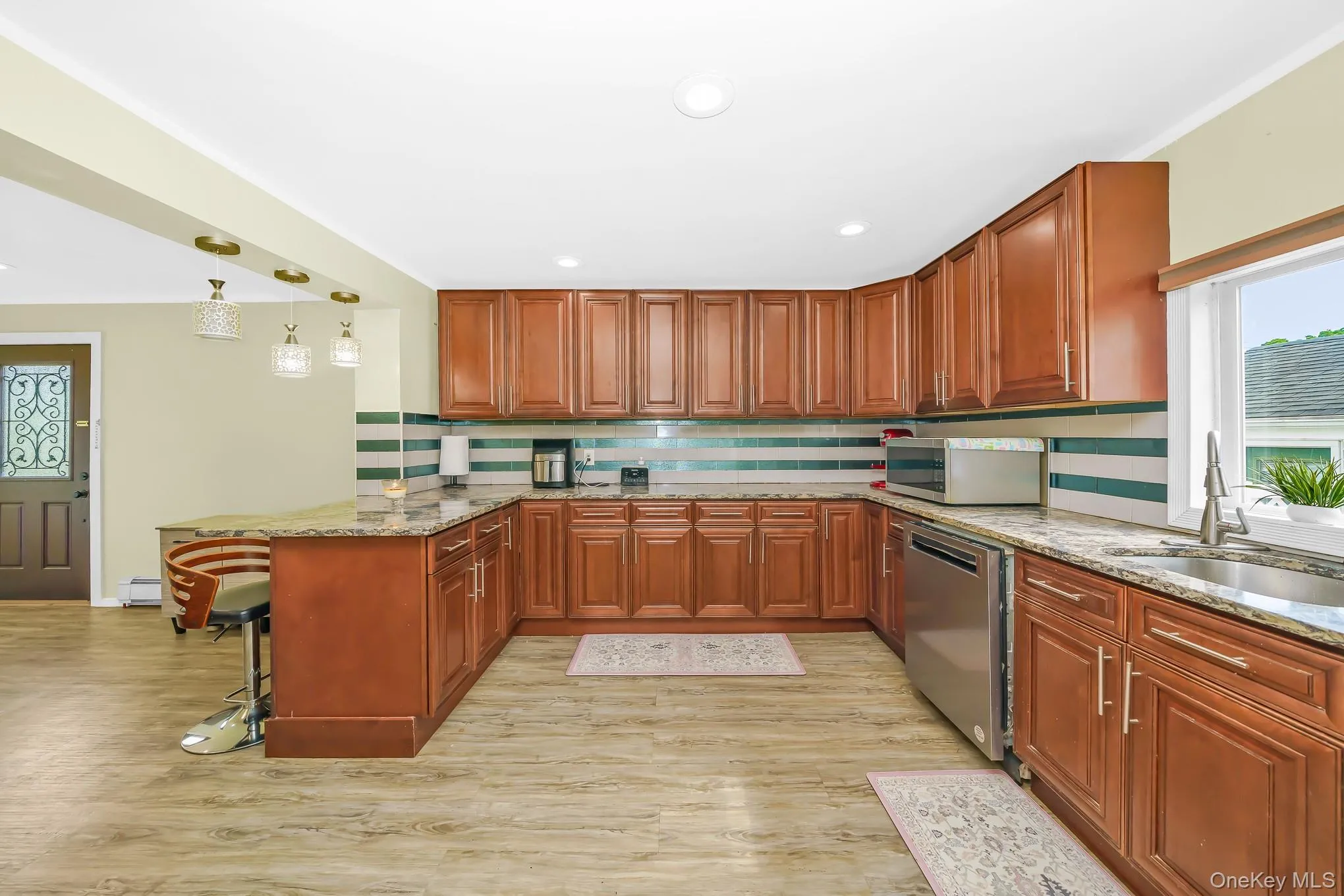 72 Peckham Avenue, Islip, NY, 5 Bedrooms Bedrooms, 10 Rooms Rooms,3 BathroomsBathrooms,Residential,For Rent,Peckham,0,1005824 72 Peckham Avenue, Islip, NY, 5 Bedrooms Bedrooms, 10 Rooms Rooms,3 BathroomsBathrooms,Residential,For Rent,Peckham,0,1005824