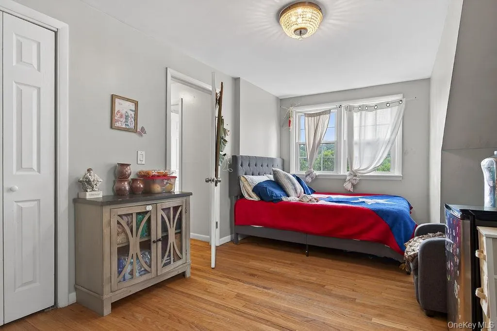 33 Mortimer Avenue, Greenburgh, NY, 4 Bedrooms Bedrooms, 10 Rooms Rooms,2 BathroomsBathrooms,Residential,For Rent,Mortimer,0,1005826 33 Mortimer Avenue, Greenburgh, NY, 4 Bedrooms Bedrooms, 10 Rooms Rooms,2 BathroomsBathrooms,Residential,For Rent,Mortimer,0,1005826