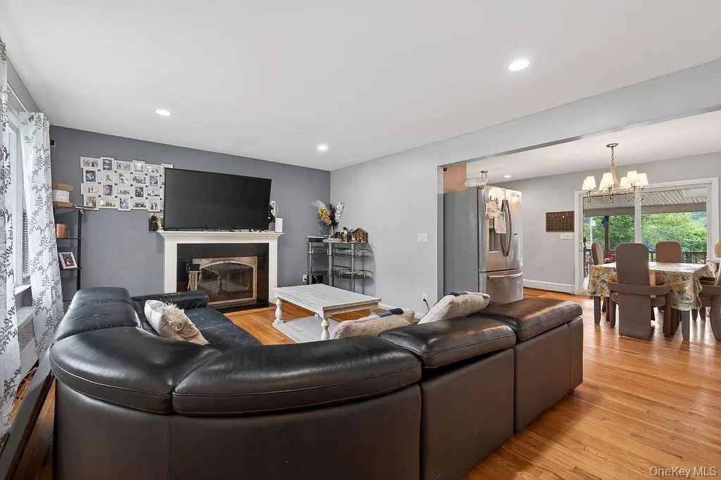 33 Mortimer Avenue, Greenburgh, NY, 4 Bedrooms Bedrooms, 10 Rooms Rooms,2 BathroomsBathrooms,Residential,For Rent,Mortimer,0,1005826 33 Mortimer Avenue, Greenburgh, NY, 4 Bedrooms Bedrooms, 10 Rooms Rooms,2 BathroomsBathrooms,Residential,For Rent,Mortimer,0,1005826