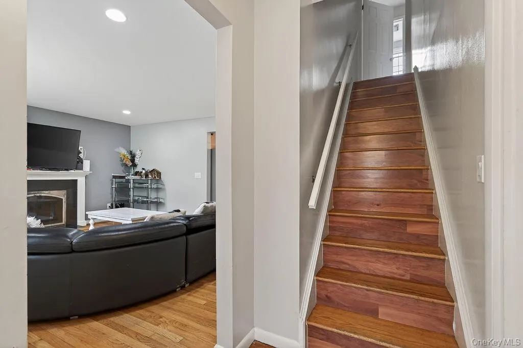 33 Mortimer Avenue, Greenburgh, NY, 4 Bedrooms Bedrooms, 10 Rooms Rooms,2 BathroomsBathrooms,Residential,For Rent,Mortimer,0,1005826 33 Mortimer Avenue, Greenburgh, NY, 4 Bedrooms Bedrooms, 10 Rooms Rooms,2 BathroomsBathrooms,Residential,For Rent,Mortimer,0,1005826