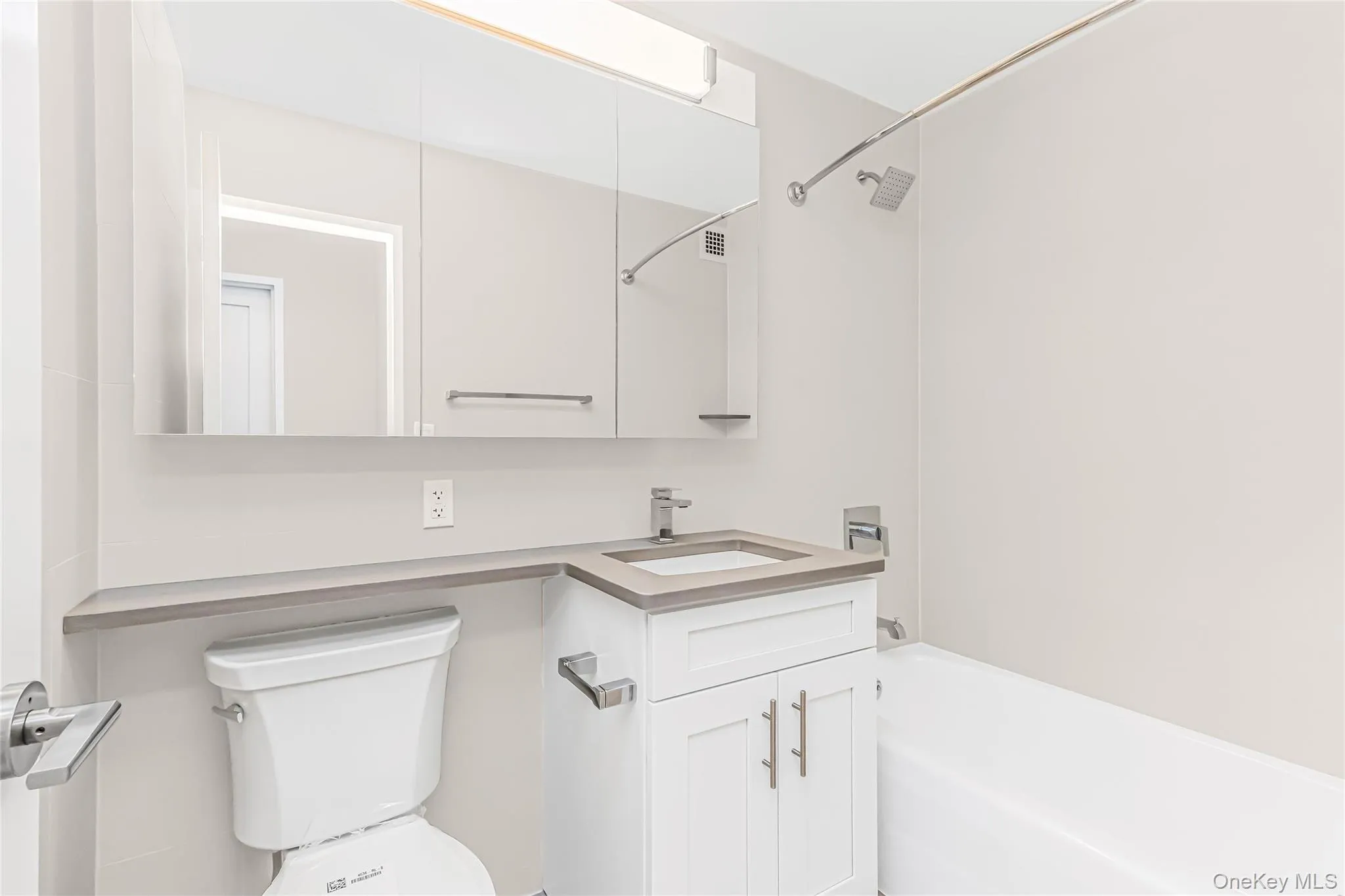 3333 Henry Hudson Parkway, New York, NY, 1 Bedroom Bedrooms, 3 Rooms Rooms,1 BathroomBathrooms,Residential,For Rent,Henry Hudson,0,1005829 3333 Henry Hudson Parkway, New York, NY, 1 Bedroom Bedrooms, 3 Rooms Rooms,1 BathroomBathrooms,Residential,For Rent,Henry Hudson,0,1005829