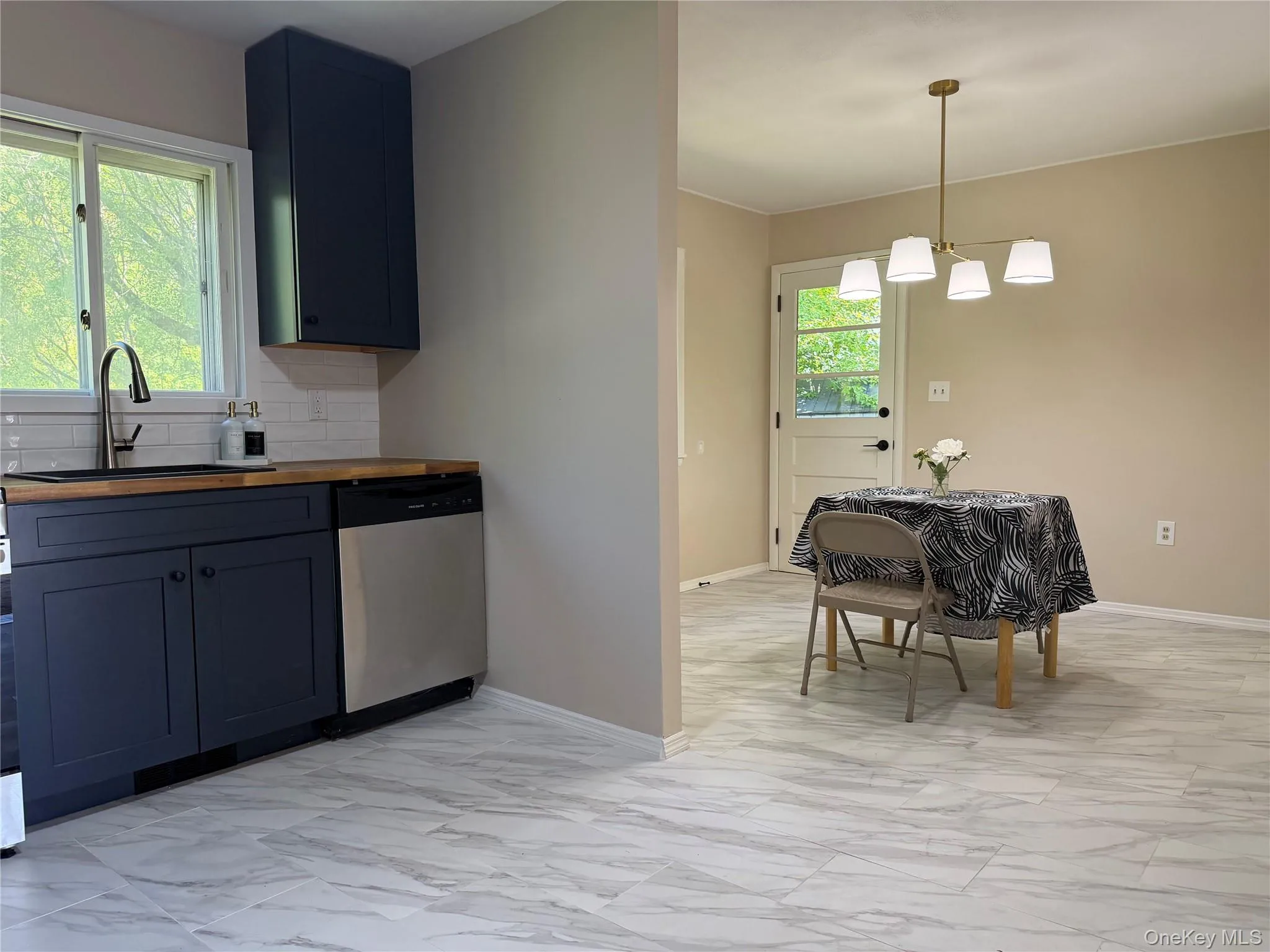 25 Gilbert Drive, Hyde Park, NY, 3 Bedrooms Bedrooms, 6 Rooms Rooms,1 BathroomBathrooms,Residential,For Rent,Gilbert,0,1005831 25 Gilbert Drive, Hyde Park, NY, 3 Bedrooms Bedrooms, 6 Rooms Rooms,1 BathroomBathrooms,Residential,For Rent,Gilbert,0,1005831
