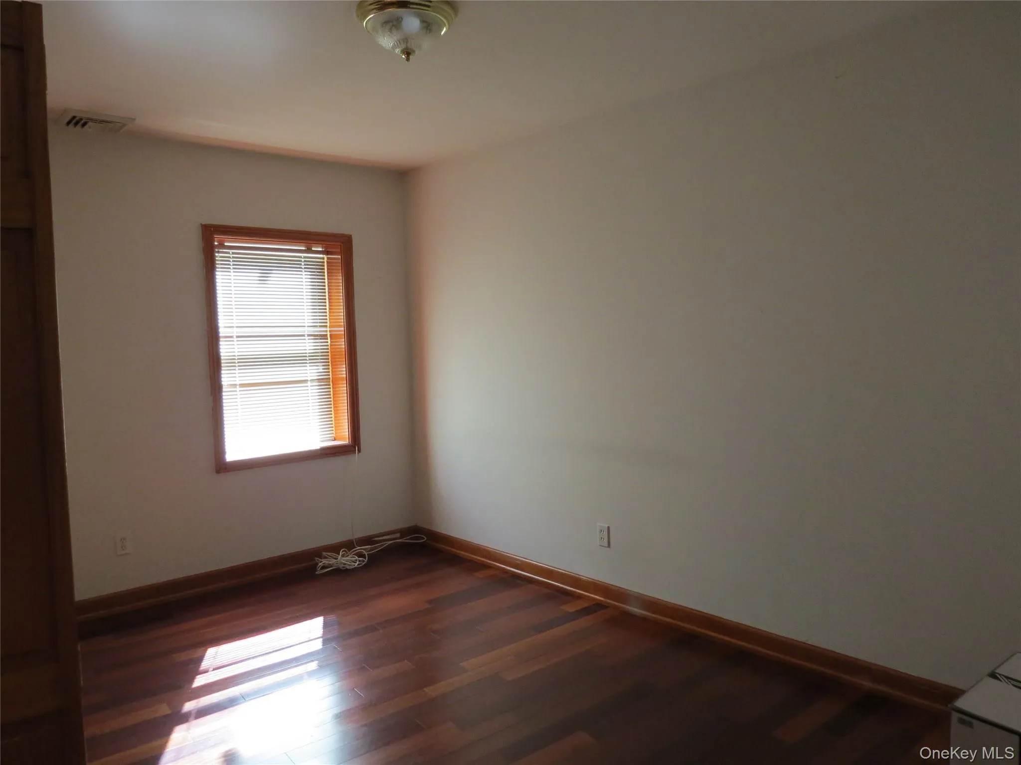 2 Main Street, Middletown, NY, 3 Bedrooms Bedrooms, 6 Rooms Rooms,1 BathroomBathrooms,Residential Lease,For Rent,Main,0,1005833 2 Main Street, Middletown, NY, 3 Bedrooms Bedrooms, 6 Rooms Rooms,1 BathroomBathrooms,Residential Lease,For Rent,Main,0,1005833