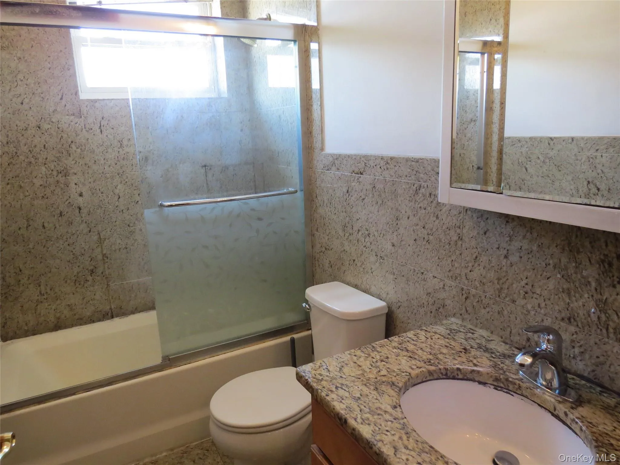 2 Main Street, Middletown, NY, 3 Bedrooms Bedrooms, 6 Rooms Rooms,1 BathroomBathrooms,Residential Lease,For Rent,Main,0,1005833 2 Main Street, Middletown, NY, 3 Bedrooms Bedrooms, 6 Rooms Rooms,1 BathroomBathrooms,Residential Lease,For Rent,Main,0,1005833