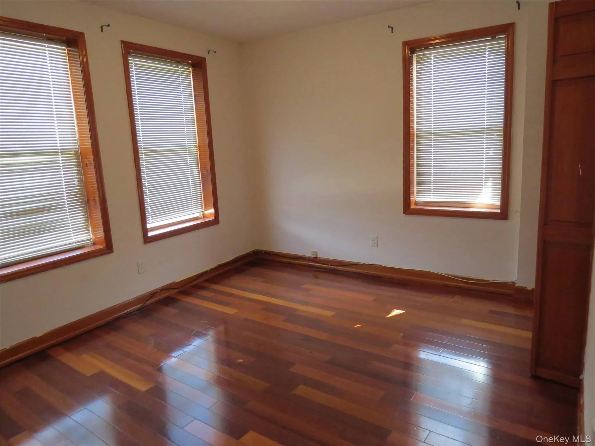 2 Main Street, Middletown, NY, 3 Bedrooms Bedrooms, 6 Rooms Rooms,1 BathroomBathrooms,Residential Lease,For Rent,Main,0,1005833 2 Main Street, Middletown, NY, 3 Bedrooms Bedrooms, 6 Rooms Rooms,1 BathroomBathrooms,Residential Lease,For Rent,Main,0,1005833