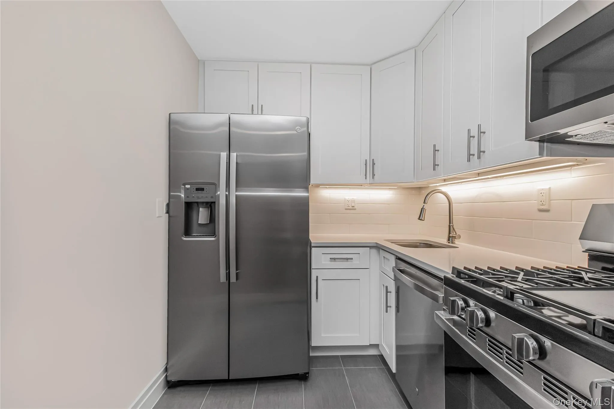 3333 Henry Hudson Parkway, New York, NY, 1 Bedroom Bedrooms, 3 Rooms Rooms,1 BathroomBathrooms,Residential,For Rent,Henry Hudson,0,1005840 3333 Henry Hudson Parkway, New York, NY, 1 Bedroom Bedrooms, 3 Rooms Rooms,1 BathroomBathrooms,Residential,For Rent,Henry Hudson,0,1005840