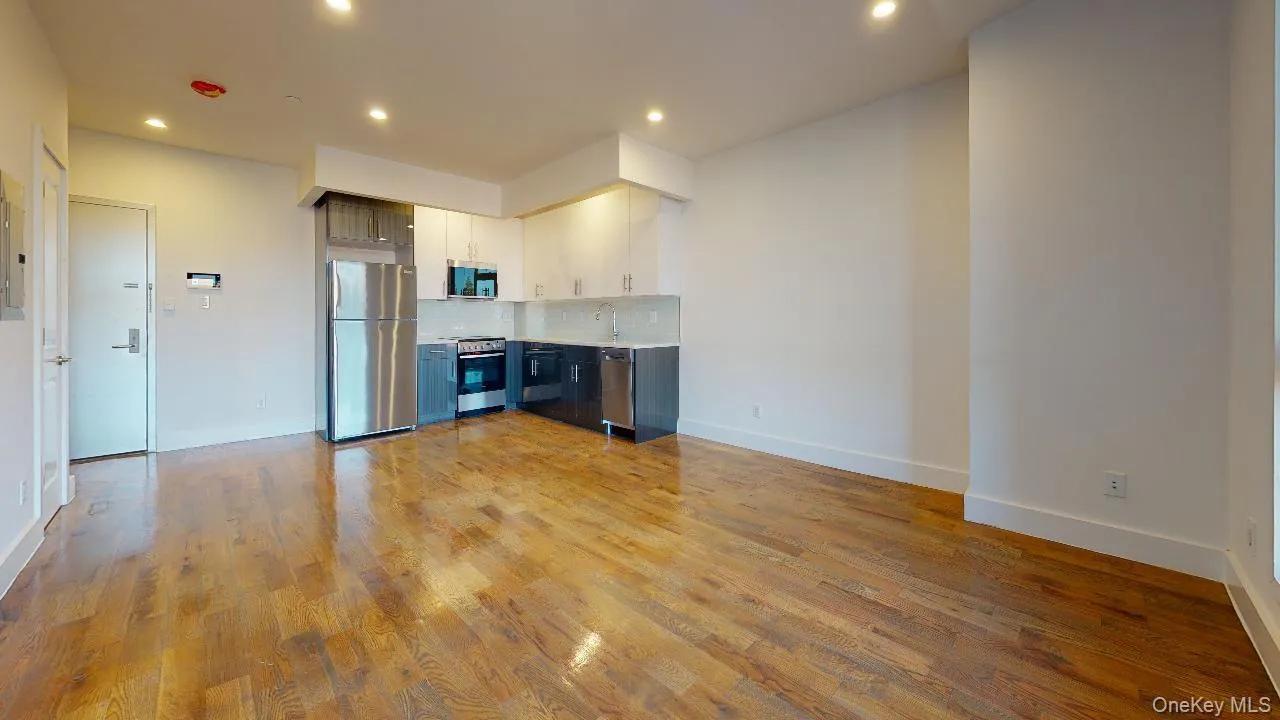 138-28 Queens Boulevard, New York, NY, 1 Bedroom Bedrooms, 3 Rooms Rooms,1 BathroomBathrooms,Residential Lease,For Rent,Queens,0,1005843 138-28 Queens Boulevard, New York, NY, 1 Bedroom Bedrooms, 3 Rooms Rooms,1 BathroomBathrooms,Residential Lease,For Rent,Queens,0,1005843