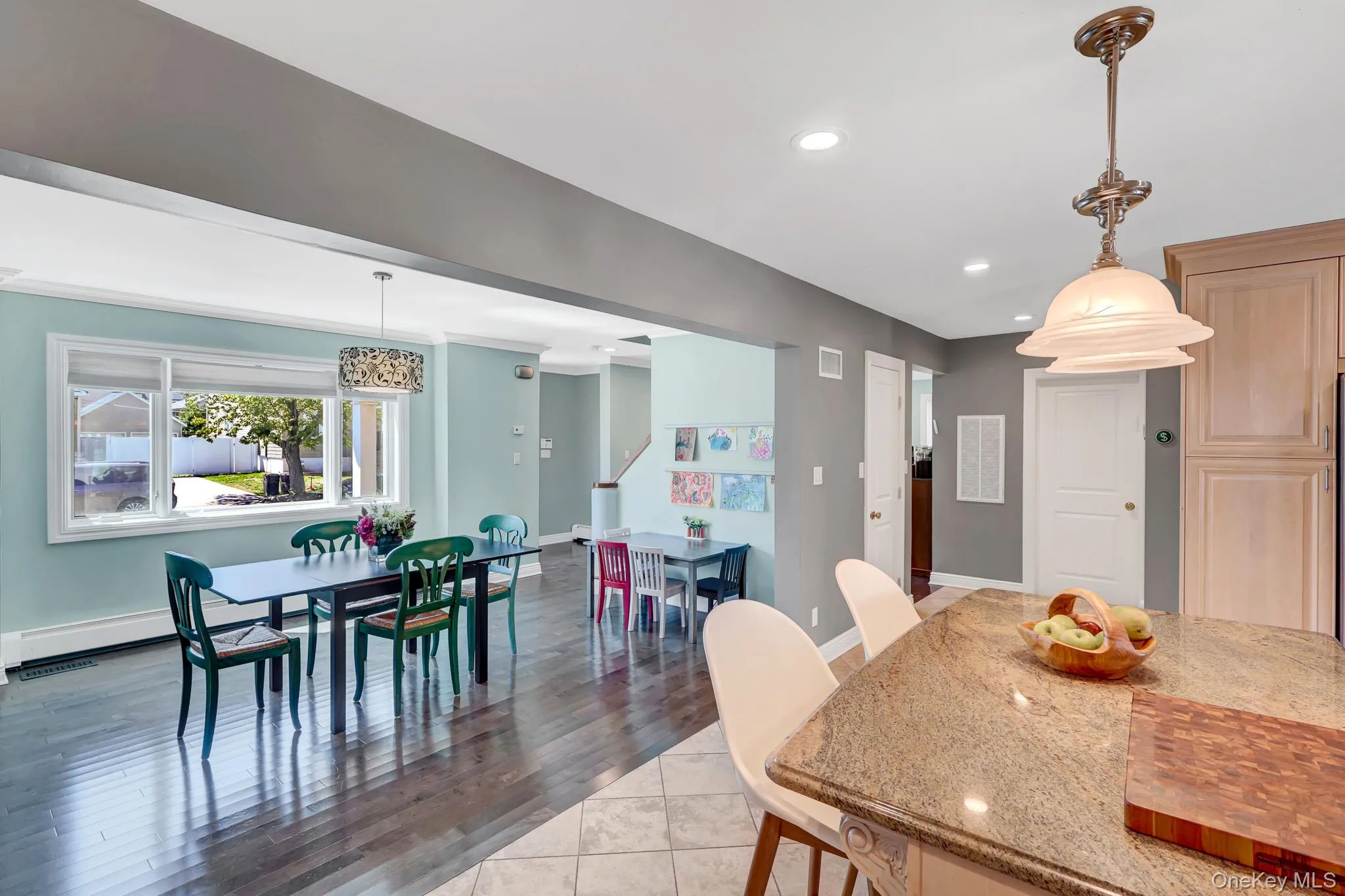 EAT IN KITCHEN WITH CENTER ISLAND EAT IN KITCHEN WITH CENTER ISLAND