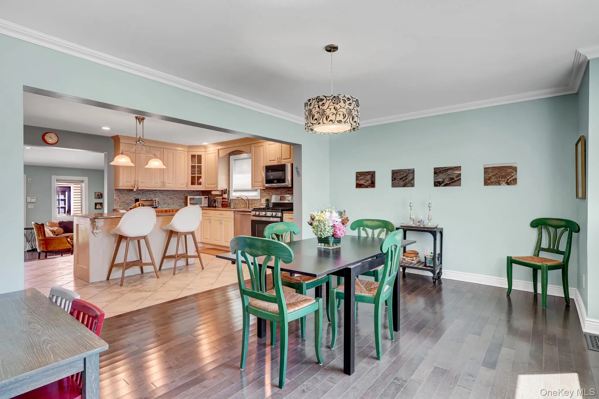 DINING ROOM OPEN TO EAT IN KITCHEN DINING ROOM OPEN TO EAT IN KITCHEN