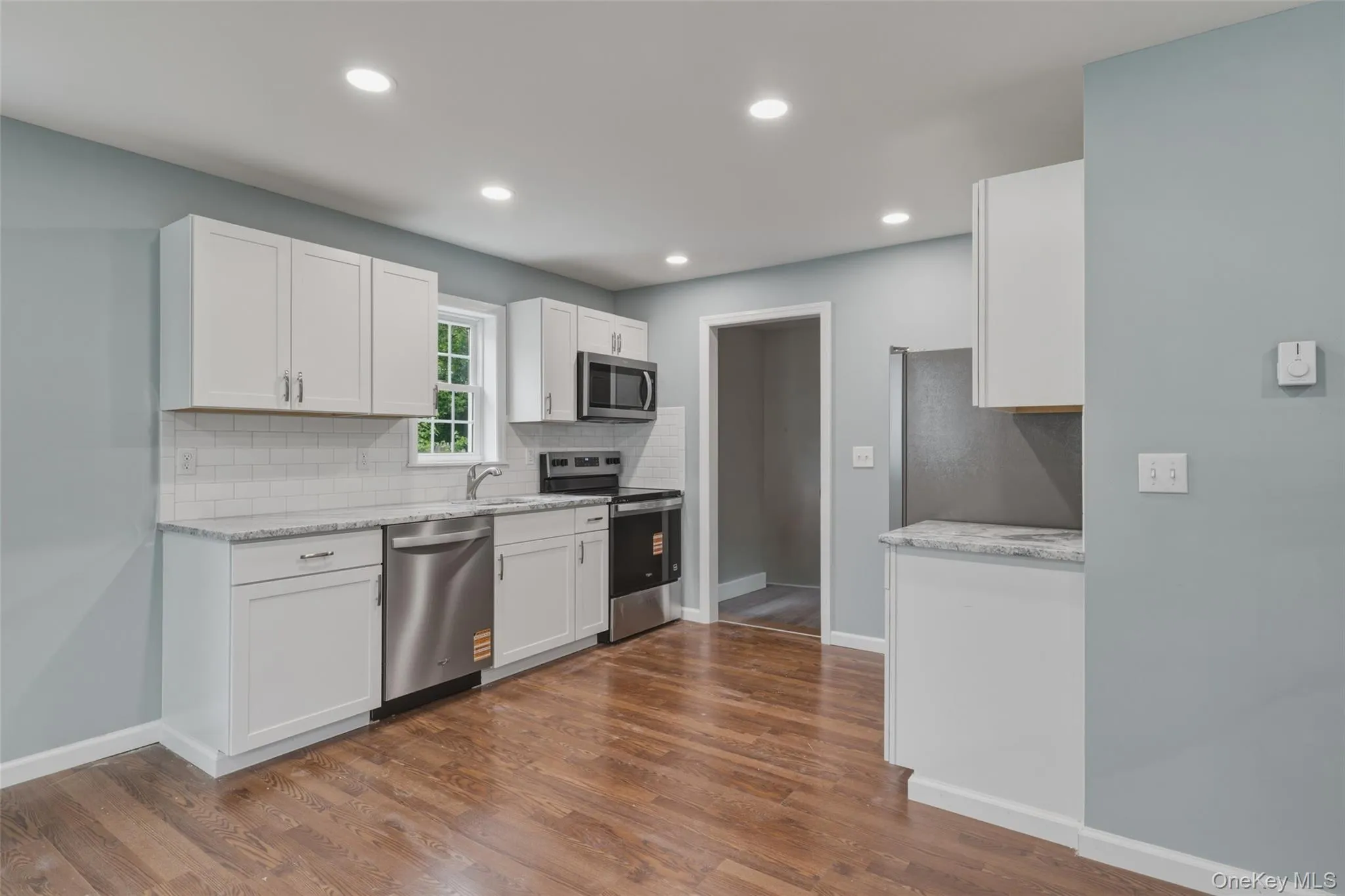 47 Lake Drive, Babylon, NY, 3 Bedrooms Bedrooms, 6 Rooms Rooms,1 BathroomBathrooms,Residential,For Rent,Lake,0,1005846 47 Lake Drive, Babylon, NY, 3 Bedrooms Bedrooms, 6 Rooms Rooms,1 BathroomBathrooms,Residential,For Rent,Lake,0,1005846