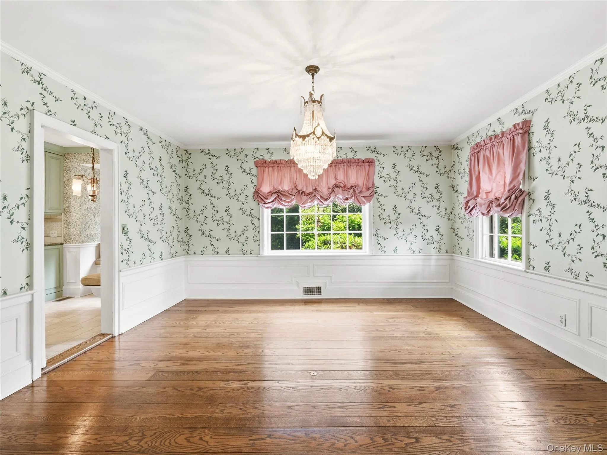 61 Mason Drive, North Hempstead, NY, 4 Bedrooms Bedrooms, 11 Rooms Rooms,3 BathroomsBathrooms,Residential,For Rent,Mason,0,1005851 61 Mason Drive, North Hempstead, NY, 4 Bedrooms Bedrooms, 11 Rooms Rooms,3 BathroomsBathrooms,Residential,For Rent,Mason,0,1005851