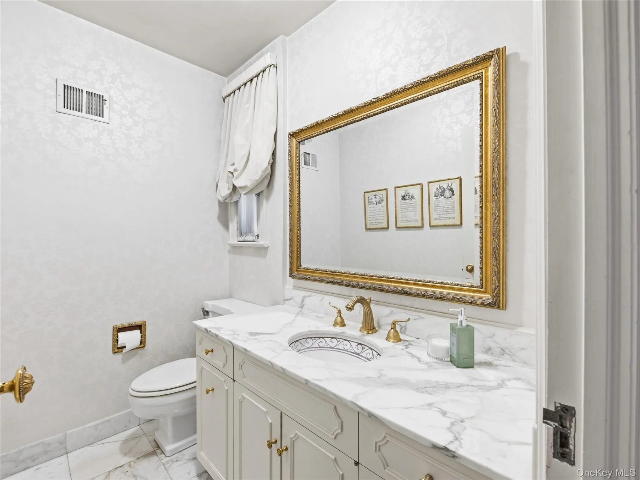 61 Mason Drive, North Hempstead, NY, 4 Bedrooms Bedrooms, 11 Rooms Rooms,3 BathroomsBathrooms,Residential,For Rent,Mason,0,1005851 61 Mason Drive, North Hempstead, NY, 4 Bedrooms Bedrooms, 11 Rooms Rooms,3 BathroomsBathrooms,Residential,For Rent,Mason,0,1005851