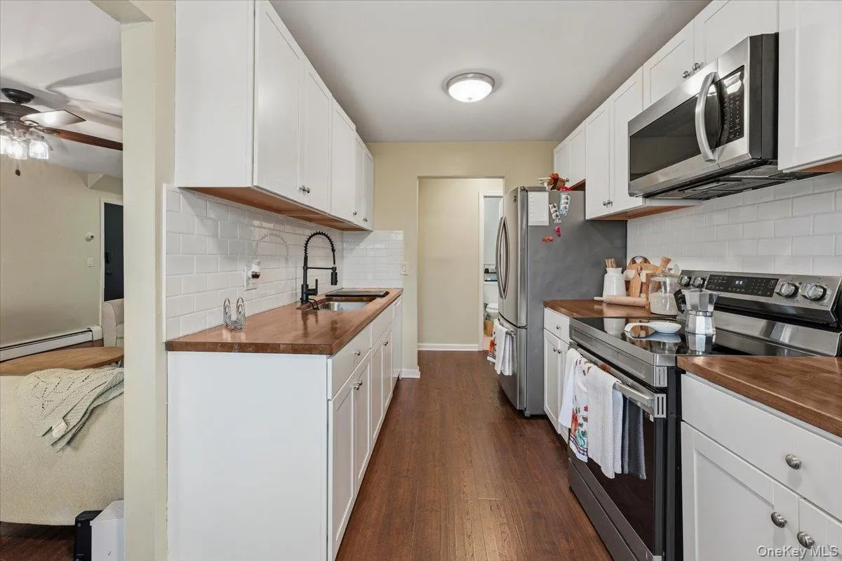 9 James Street, Peekskill, NY, 2 Bedrooms Bedrooms, 5 Rooms Rooms,1 BathroomBathrooms,Residential,For Rent,James,0,1005852 9 James Street, Peekskill, NY, 2 Bedrooms Bedrooms, 5 Rooms Rooms,1 BathroomBathrooms,Residential,For Rent,James,0,1005852