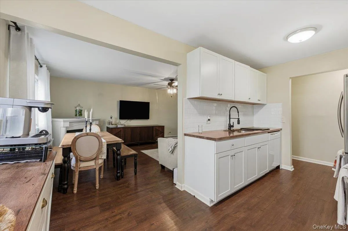 9 James Street, Peekskill, NY, 2 Bedrooms Bedrooms, 5 Rooms Rooms,1 BathroomBathrooms,Residential,For Rent,James,0,1005852 9 James Street, Peekskill, NY, 2 Bedrooms Bedrooms, 5 Rooms Rooms,1 BathroomBathrooms,Residential,For Rent,James,0,1005852