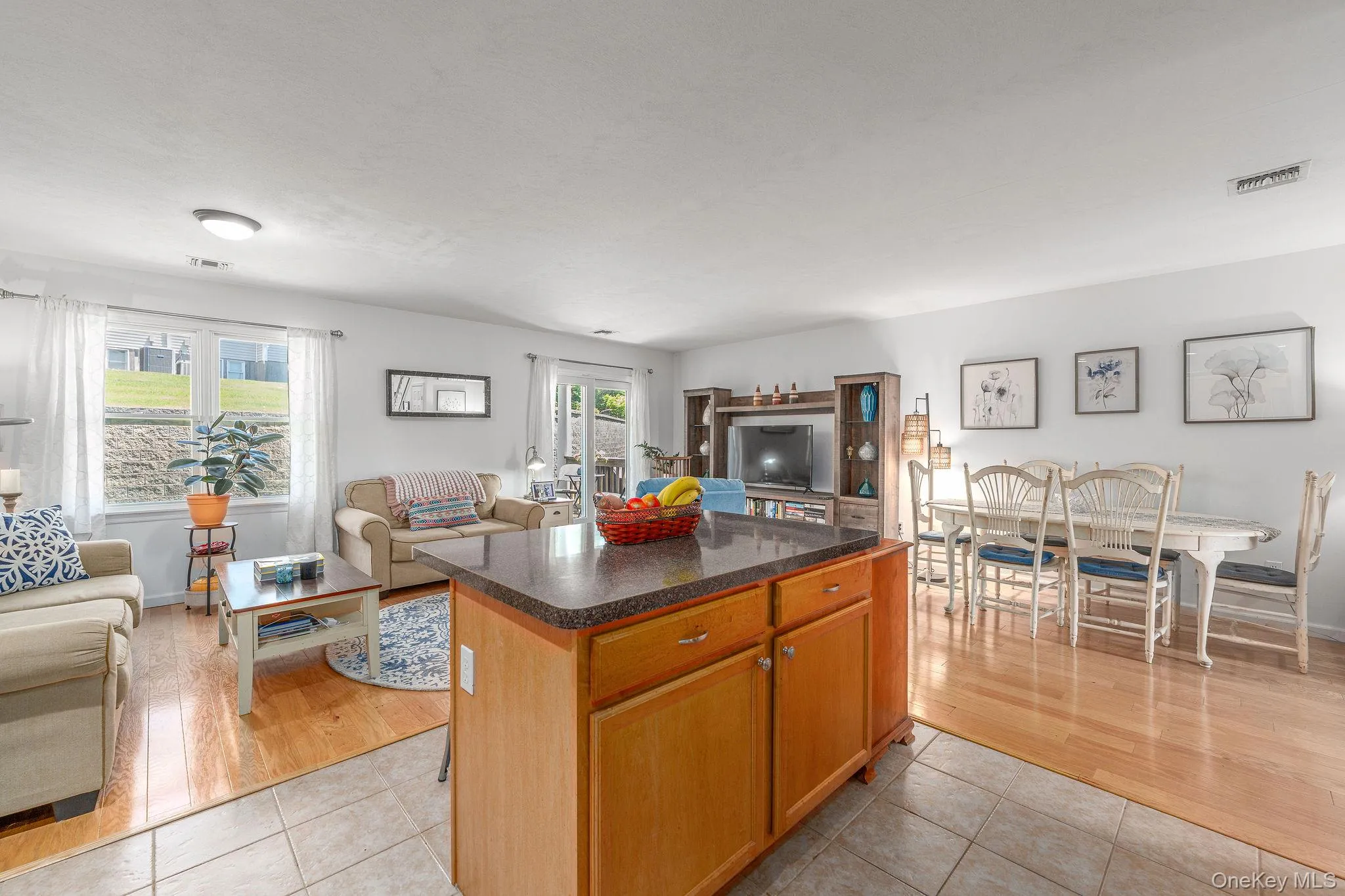2204 Cedar Path, Riverhead, NY, 2 Bedrooms Bedrooms, 5 Rooms Rooms,2 BathroomsBathrooms,Residential,For Rent,Cedar,0,1005860 2204 Cedar Path, Riverhead, NY, 2 Bedrooms Bedrooms, 5 Rooms Rooms,2 BathroomsBathrooms,Residential,For Rent,Cedar,0,1005860