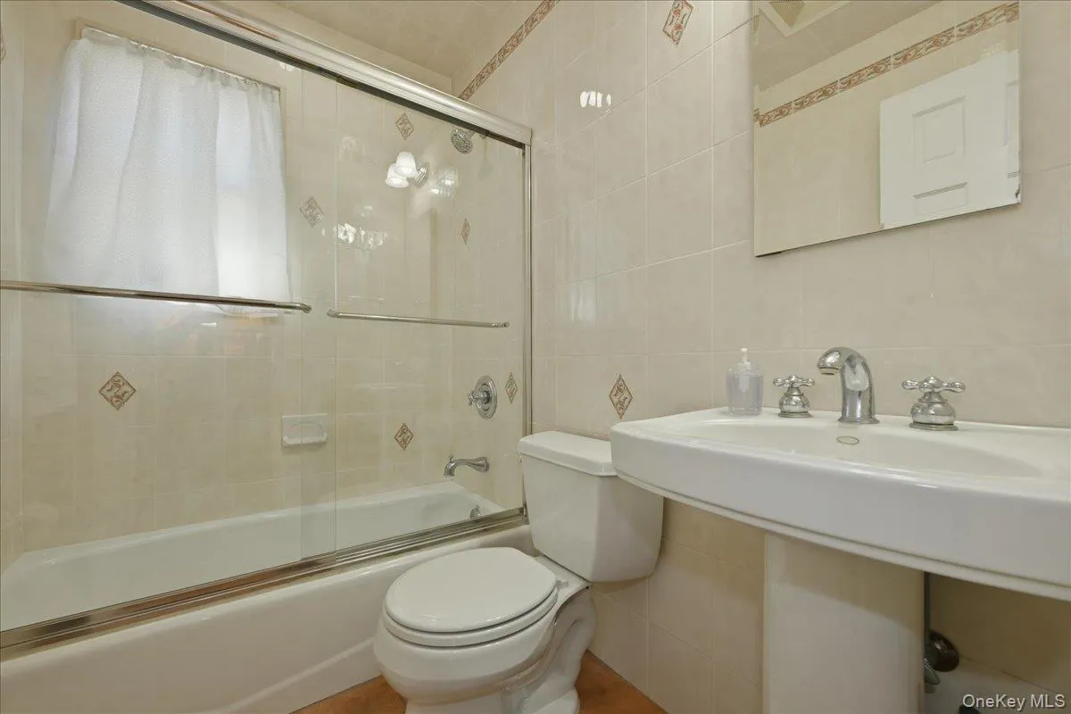 154 Cypress Street, Hempstead, NY, 3 Bedrooms Bedrooms, 7 Rooms Rooms,2 BathroomsBathrooms,Residential,For Rent,Cypress,0,1005866 154 Cypress Street, Hempstead, NY, 3 Bedrooms Bedrooms, 7 Rooms Rooms,2 BathroomsBathrooms,Residential,For Rent,Cypress,0,1005866