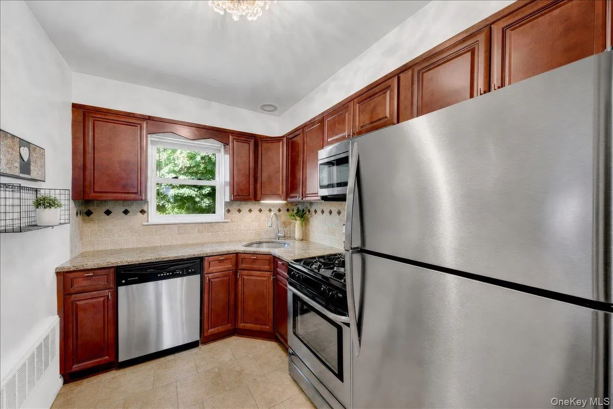 125-3 S. Highland Avenue, Ossining, NY, 1 Bedroom Bedrooms, 4 Rooms Rooms,1 BathroomBathrooms,Residential,For Rent,S. Highland,0,1005870 125-3 S. Highland Avenue, Ossining, NY, 1 Bedroom Bedrooms, 4 Rooms Rooms,1 BathroomBathrooms,Residential,For Rent,S. Highland,0,1005870