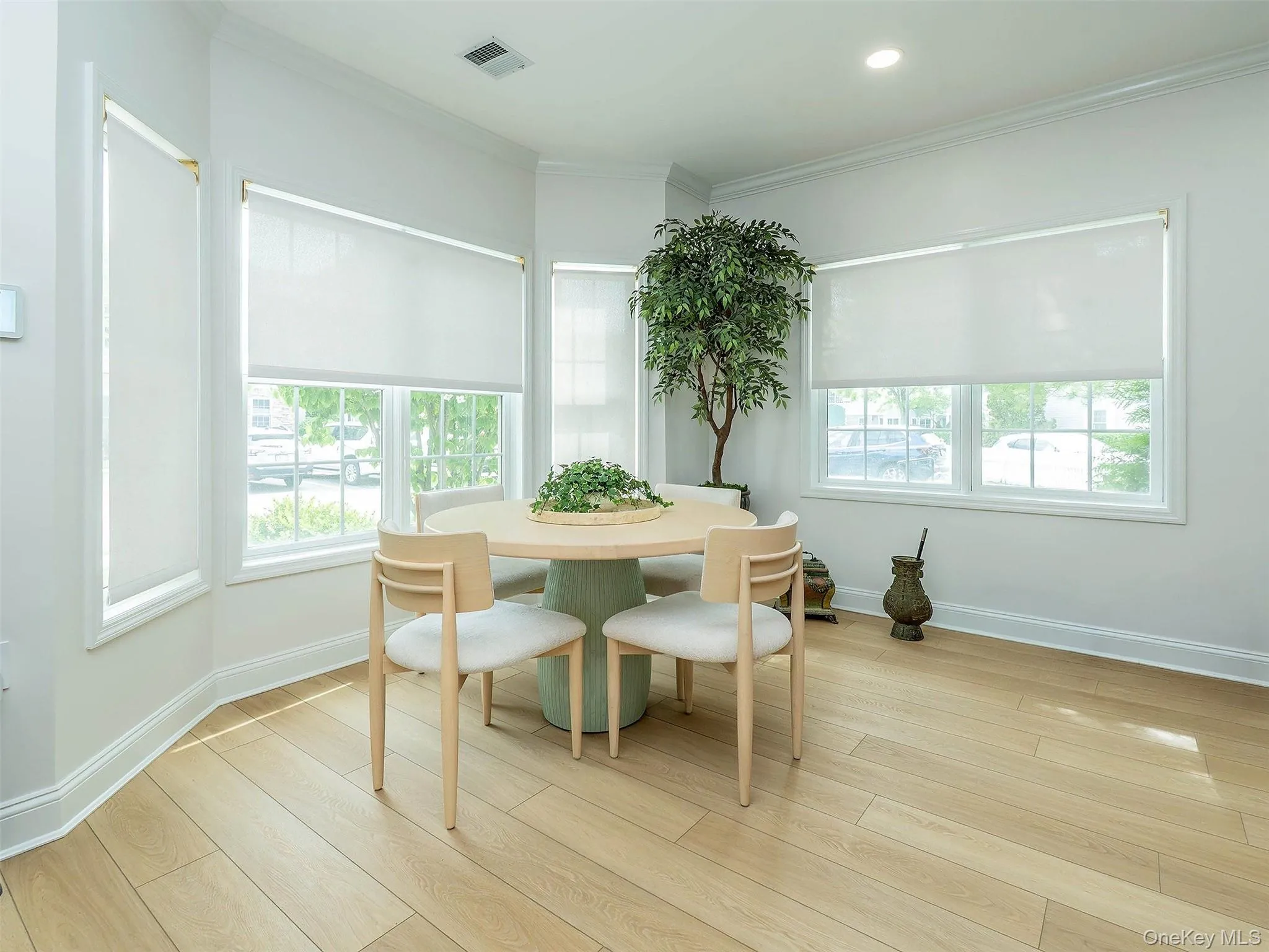 87 Pond View Drive, North Hempstead, NY, 2 Bedrooms Bedrooms, 5 Rooms Rooms,2 BathroomsBathrooms,Residential,For Rent,Pond View,0,1005874 87 Pond View Drive, North Hempstead, NY, 2 Bedrooms Bedrooms, 5 Rooms Rooms,2 BathroomsBathrooms,Residential,For Rent,Pond View,0,1005874