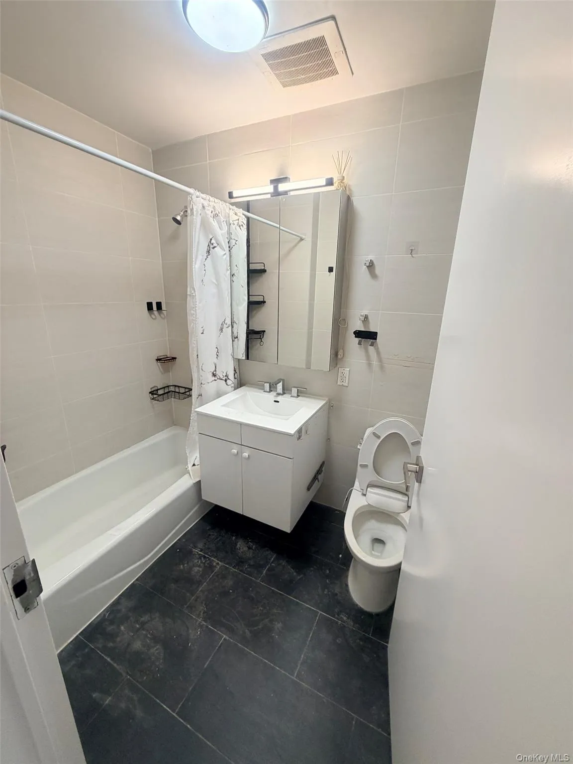 136-19 Franklin Avenue, New York, NY, 3 Bedrooms Bedrooms, 6 Rooms Rooms,2 BathroomsBathrooms,Residential Lease,For Rent,Franklin,0,1005884 136-19 Franklin Avenue, New York, NY, 3 Bedrooms Bedrooms, 6 Rooms Rooms,2 BathroomsBathrooms,Residential Lease,For Rent,Franklin,0,1005884