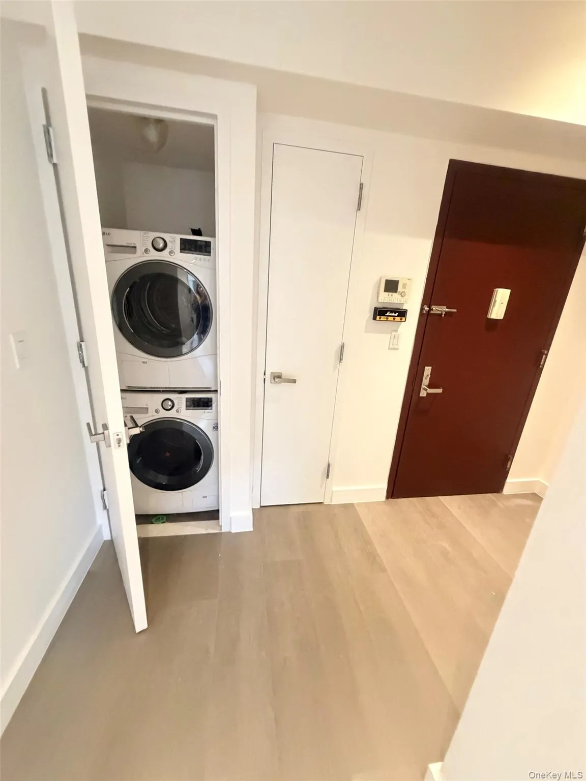 136-19 Franklin Avenue, New York, NY, 3 Bedrooms Bedrooms, 6 Rooms Rooms,2 BathroomsBathrooms,Residential Lease,For Rent,Franklin,0,1005884 136-19 Franklin Avenue, New York, NY, 3 Bedrooms Bedrooms, 6 Rooms Rooms,2 BathroomsBathrooms,Residential Lease,For Rent,Franklin,0,1005884
