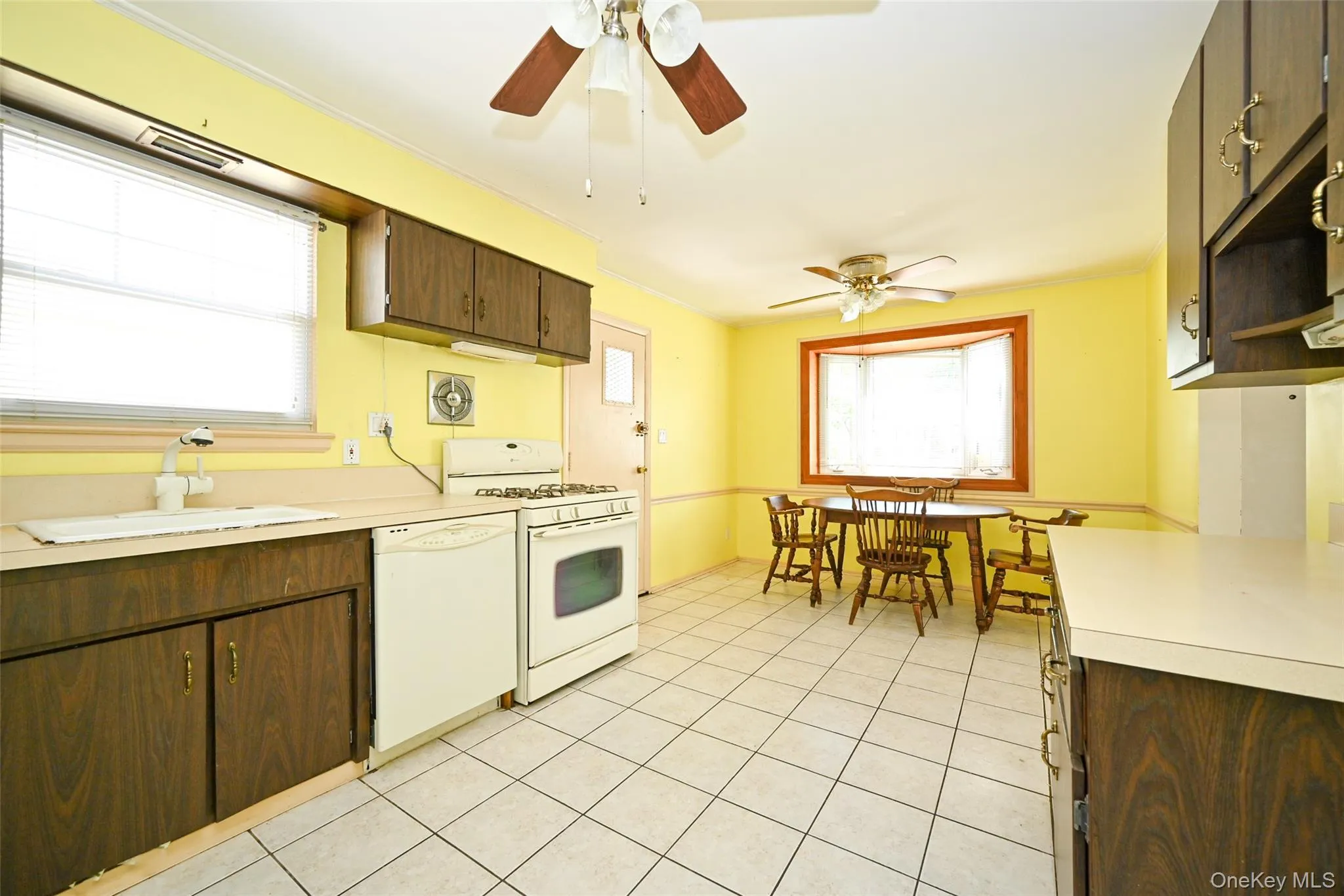 157-11 26th Avenue, New York, NY, 4 Bedrooms Bedrooms, 6 Rooms Rooms,1 BathroomBathrooms,Residential,For Rent,26th,0,1005889 157-11 26th Avenue, New York, NY, 4 Bedrooms Bedrooms, 6 Rooms Rooms,1 BathroomBathrooms,Residential,For Rent,26th,0,1005889