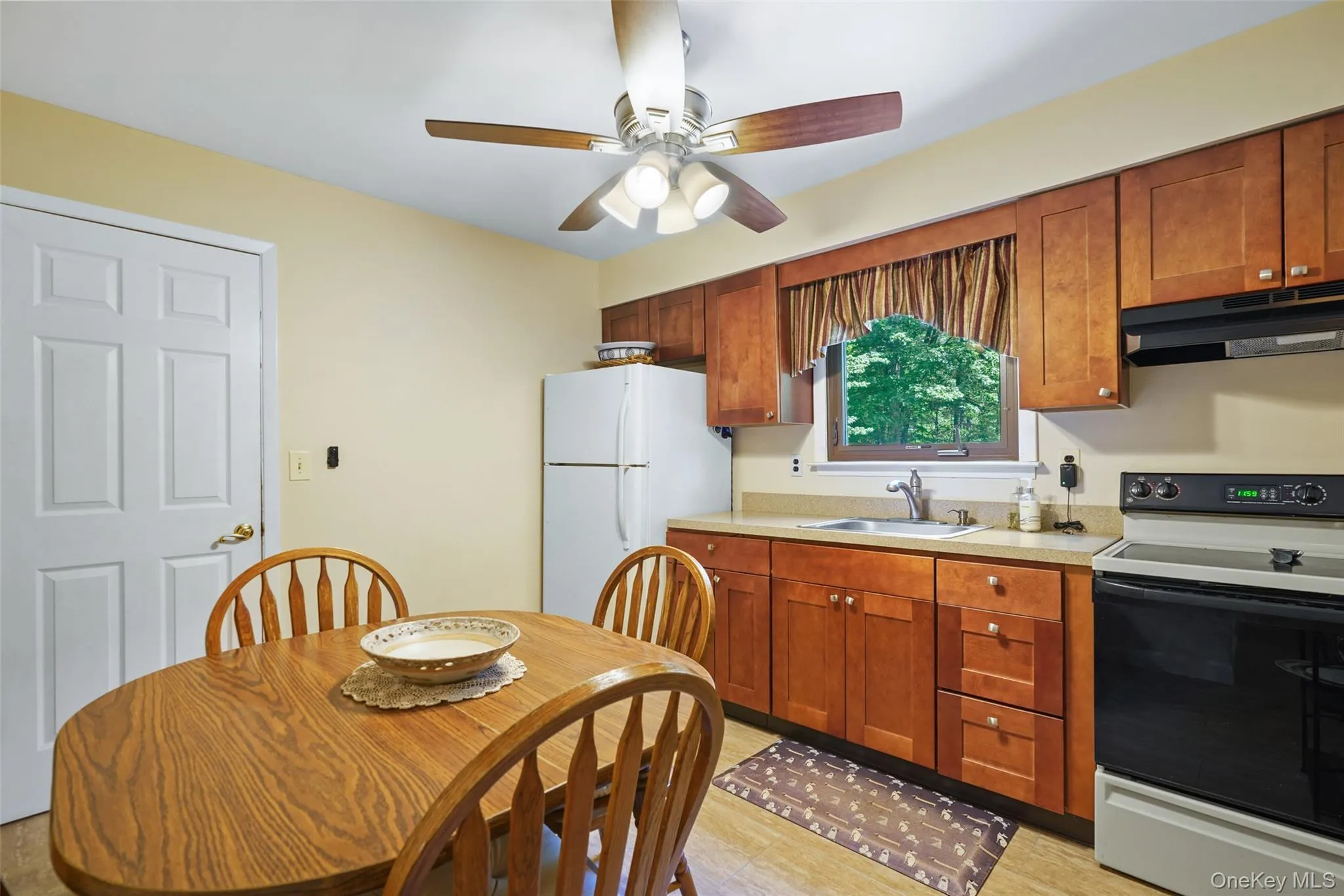 90 Timberlane Court, Yorktown, NY, 5 Bedrooms Bedrooms, 15 Rooms Rooms,3 BathroomsBathrooms,Residential,For Rent,Timberlane,0,1005890 90 Timberlane Court, Yorktown, NY, 5 Bedrooms Bedrooms, 15 Rooms Rooms,3 BathroomsBathrooms,Residential,For Rent,Timberlane,0,1005890