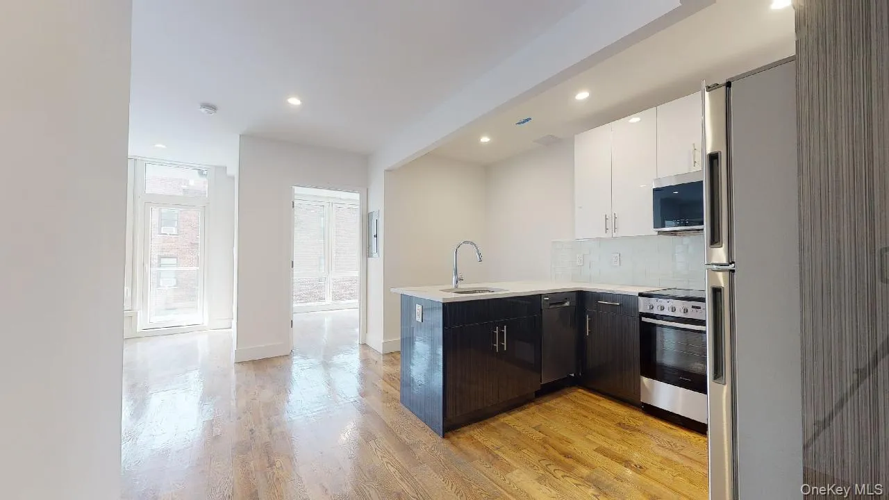 138-28 Queens Boulevard, New York, NY, 2 Bedrooms Bedrooms, 4 Rooms Rooms,1 BathroomBathrooms,Residential Lease,For Rent,Queens,0,1005892 138-28 Queens Boulevard, New York, NY, 2 Bedrooms Bedrooms, 4 Rooms Rooms,1 BathroomBathrooms,Residential Lease,For Rent,Queens,0,1005892