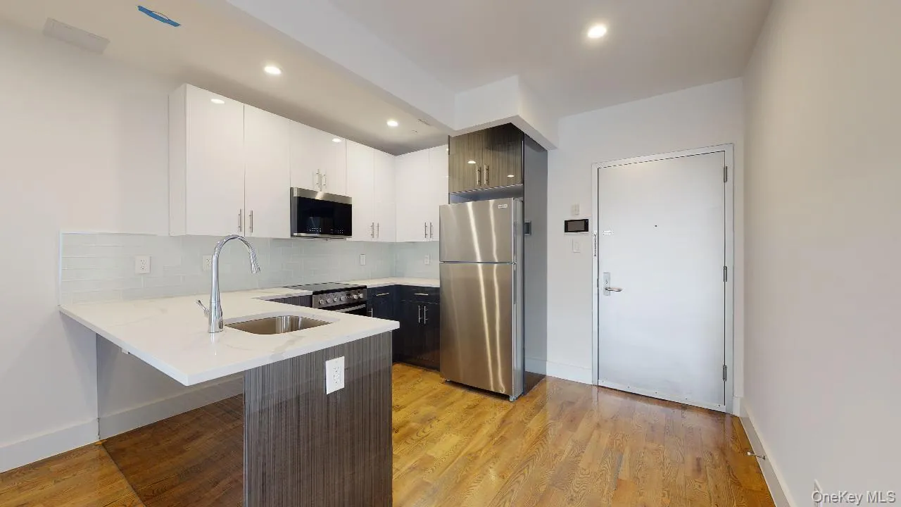 138-28 Queens Boulevard, New York, NY, 2 Bedrooms Bedrooms, 4 Rooms Rooms,1 BathroomBathrooms,Residential Lease,For Rent,Queens,0,1005892 138-28 Queens Boulevard, New York, NY, 2 Bedrooms Bedrooms, 4 Rooms Rooms,1 BathroomBathrooms,Residential Lease,For Rent,Queens,0,1005892