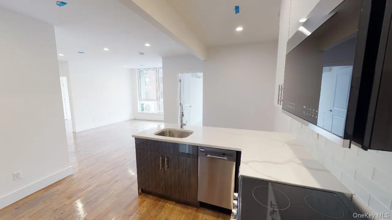 138-28 Queens Boulevard, New York, NY, 2 Bedrooms Bedrooms, 4 Rooms Rooms,1 BathroomBathrooms,Residential Lease,For Rent,Queens,0,1005892 138-28 Queens Boulevard, New York, NY, 2 Bedrooms Bedrooms, 4 Rooms Rooms,1 BathroomBathrooms,Residential Lease,For Rent,Queens,0,1005892