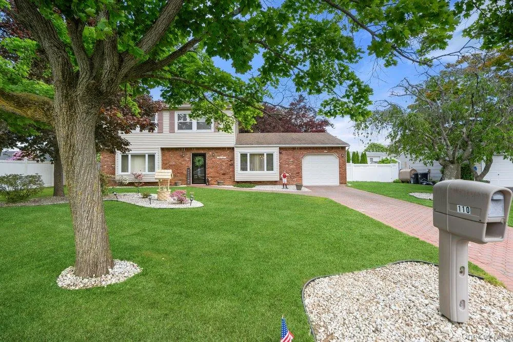 110 Tarpon Avenue, Brookhaven, NY, 3 Bedrooms Bedrooms, 9 Rooms Rooms,1 BathroomBathrooms,Residential,For Rent,Tarpon,0,1005893 110 Tarpon Avenue, Brookhaven, NY, 3 Bedrooms Bedrooms, 9 Rooms Rooms,1 BathroomBathrooms,Residential,For Rent,Tarpon,0,1005893