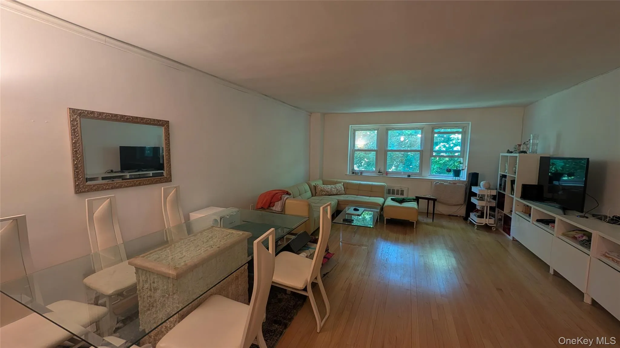 30 Pearsall Avenue, Glen Cove, NY, 1 Bedroom Bedrooms, 3 Rooms Rooms,1 BathroomBathrooms,Residential,For Rent,Pearsall,0,1005896 30 Pearsall Avenue, Glen Cove, NY, 1 Bedroom Bedrooms, 3 Rooms Rooms,1 BathroomBathrooms,Residential,For Rent,Pearsall,0,1005896
