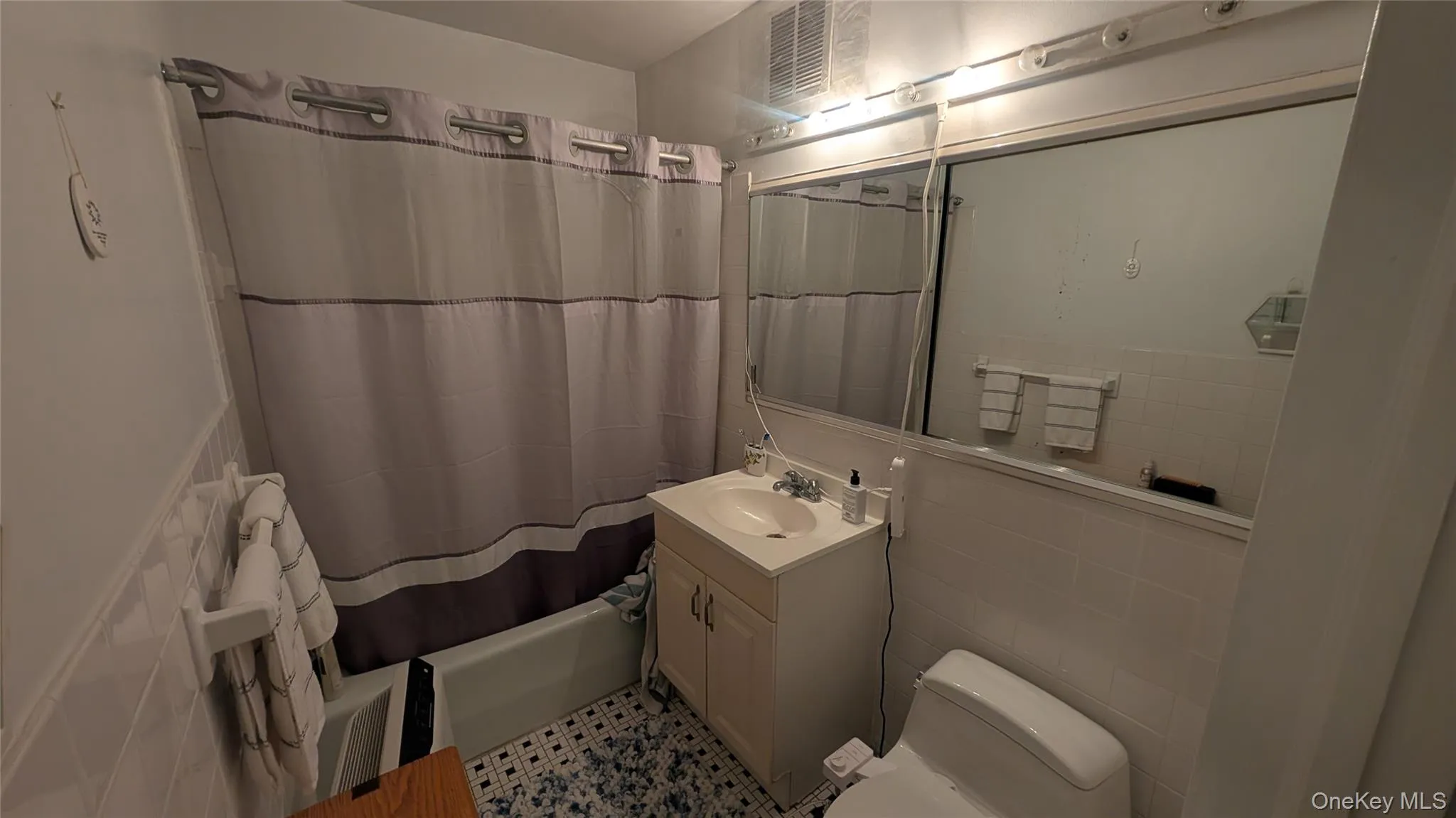 30 Pearsall Avenue, Glen Cove, NY, 1 Bedroom Bedrooms, 3 Rooms Rooms,1 BathroomBathrooms,Residential,For Rent,Pearsall,0,1005896 30 Pearsall Avenue, Glen Cove, NY, 1 Bedroom Bedrooms, 3 Rooms Rooms,1 BathroomBathrooms,Residential,For Rent,Pearsall,0,1005896