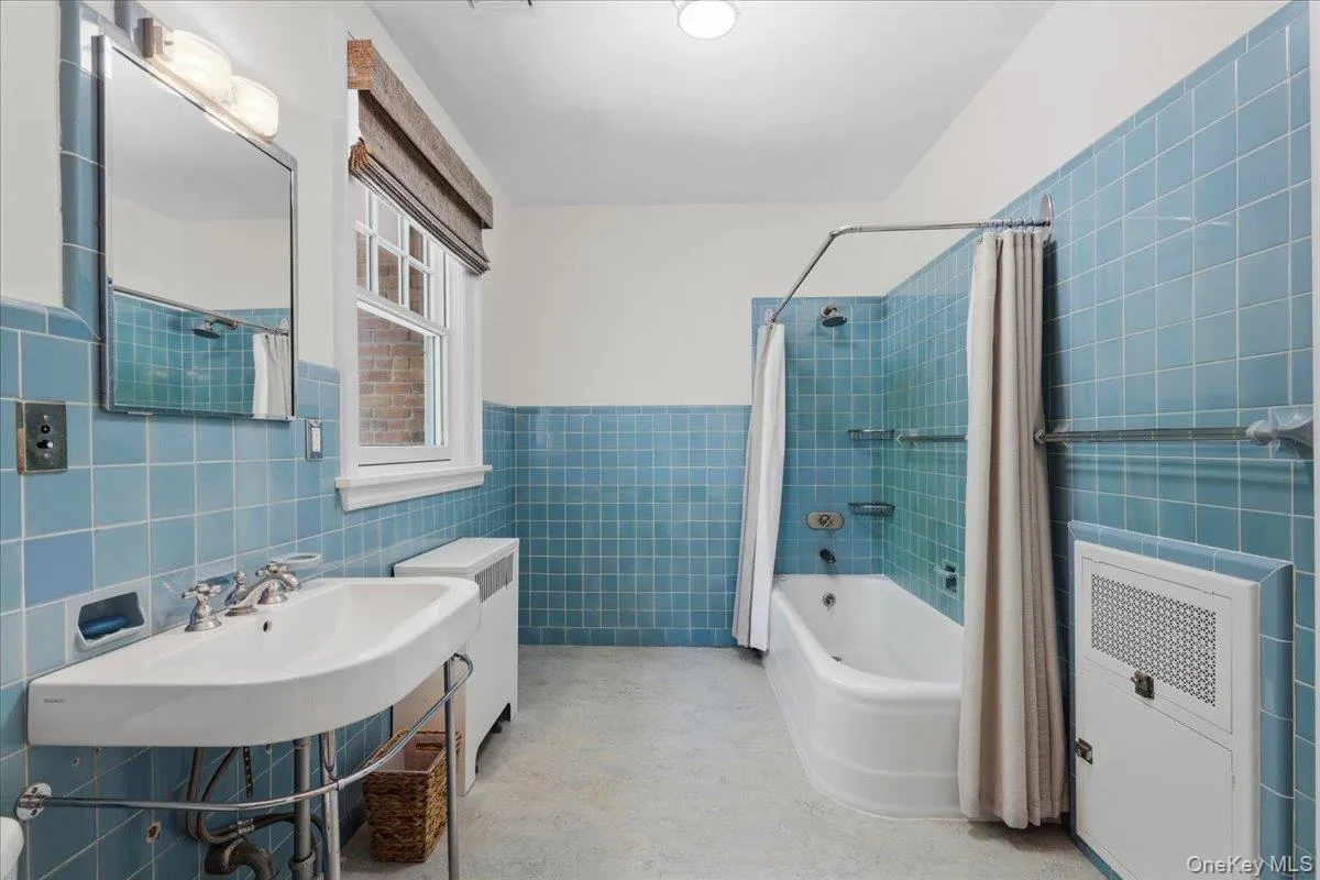 Bathroom Bathroom