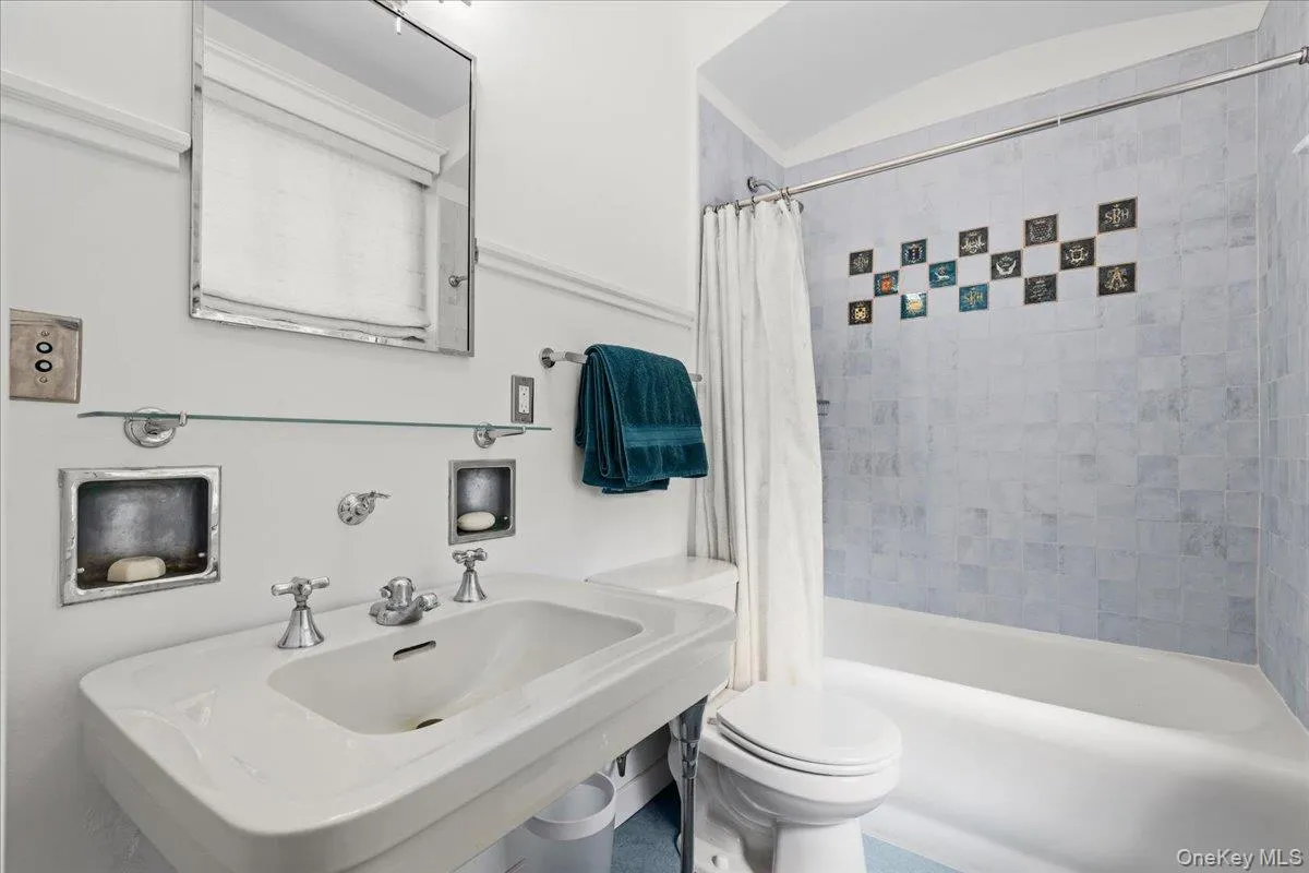 Bathroom Bathroom