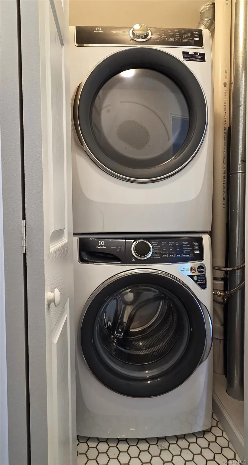 Laundry in unit Laundry in unit