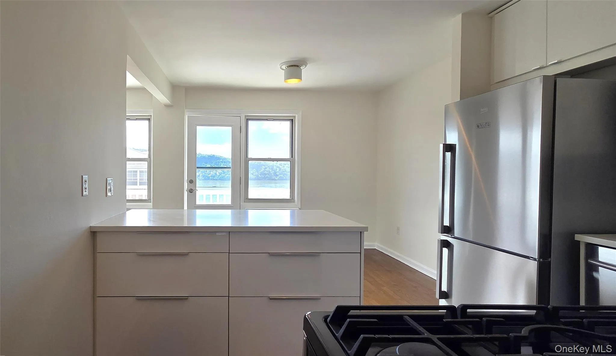 51 Maple Avenue, Greenburgh, NY, 1 Bedroom Bedrooms, 4 Rooms Rooms,1 BathroomBathrooms,Residential,For Rent,Maple,0,1005902 51 Maple Avenue, Greenburgh, NY, 1 Bedroom Bedrooms, 4 Rooms Rooms,1 BathroomBathrooms,Residential,For Rent,Maple,0,1005902