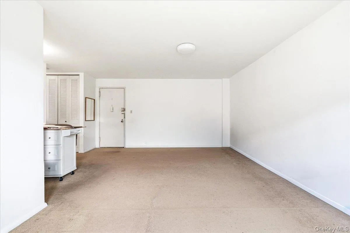 68-15 Selfridge Street, New York, NY, 1 Bedroom Bedrooms, 4 Rooms Rooms,1 BathroomBathrooms,Residential,For Rent,Selfridge,0,1005908 68-15 Selfridge Street, New York, NY, 1 Bedroom Bedrooms, 4 Rooms Rooms,1 BathroomBathrooms,Residential,For Rent,Selfridge,0,1005908