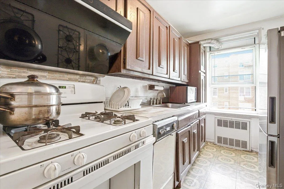 68-15 Selfridge Street, New York, NY, 1 Bedroom Bedrooms, 4 Rooms Rooms,1 BathroomBathrooms,Residential,For Rent,Selfridge,0,1005908 68-15 Selfridge Street, New York, NY, 1 Bedroom Bedrooms, 4 Rooms Rooms,1 BathroomBathrooms,Residential,For Rent,Selfridge,0,1005908